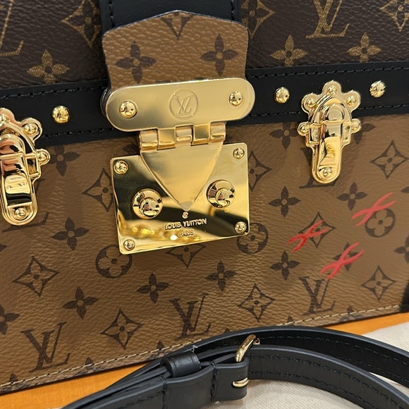 LOUIS VUITTON Reverse Monogram Trunk - Picture 2 of 8